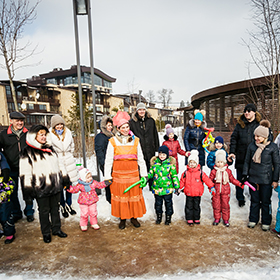 Жители и гости «Олимпийской деревни Новогорск» отпраздновали Масленицу и проводили зиму